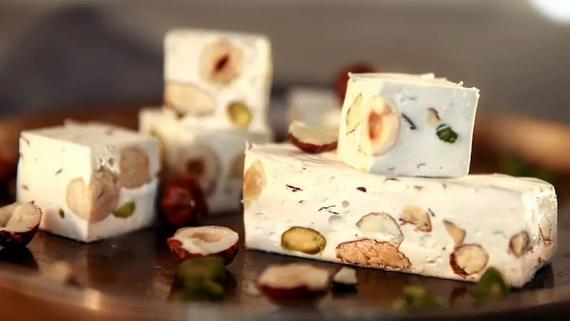 شیرینی نوقا سوغات تبریز مناسب پذیرایی و هدیه